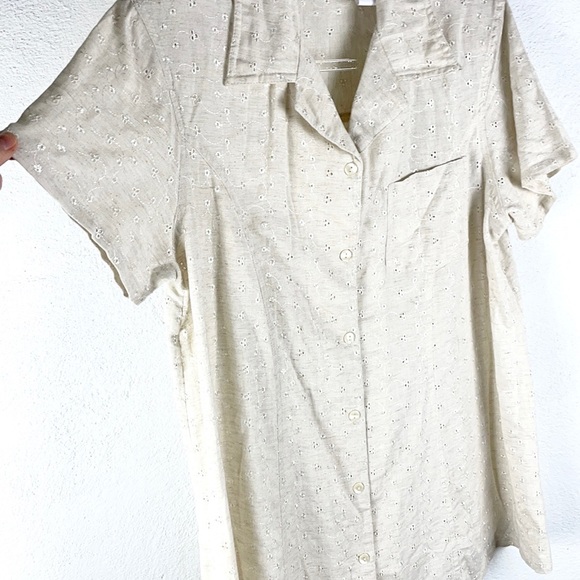 ANNOUNCEMENTS MATERNITY | 🤰Eyelet Fabric Button-Up Shirt w/Shoulder Pads - Picture 6 of 6